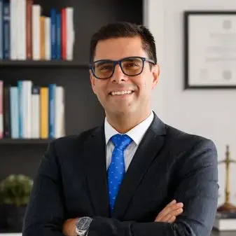 Roberto Pablo Beltrán Flórez, Magíster en Derecho Administrativo de Beltrán Cortés Abogados